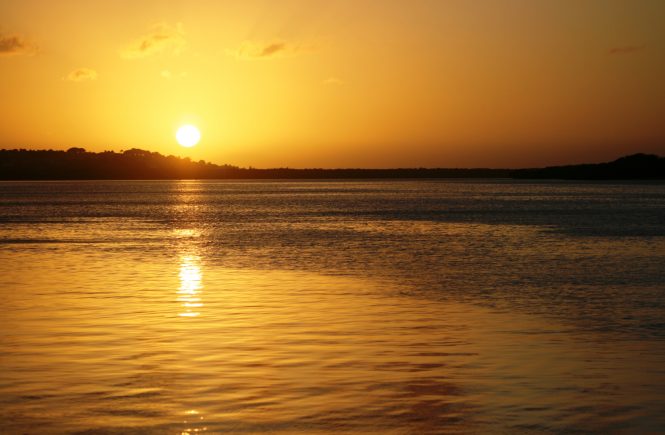 Pôr-do-sol no rio Potengi